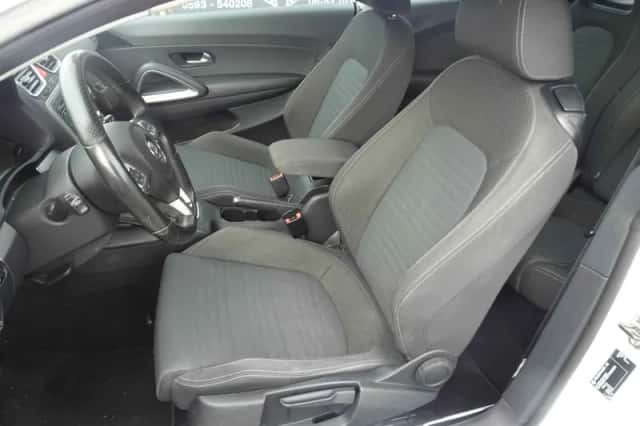 Volkswagen Scirocco (2011) thumbnail 6