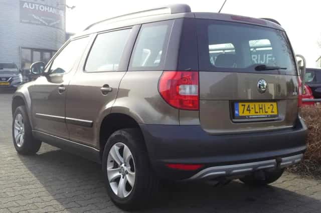 Škoda Yeti (2010) thumbnail 3