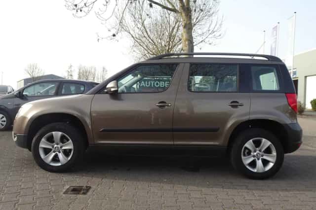 Škoda Yeti (2010) thumbnail 5
