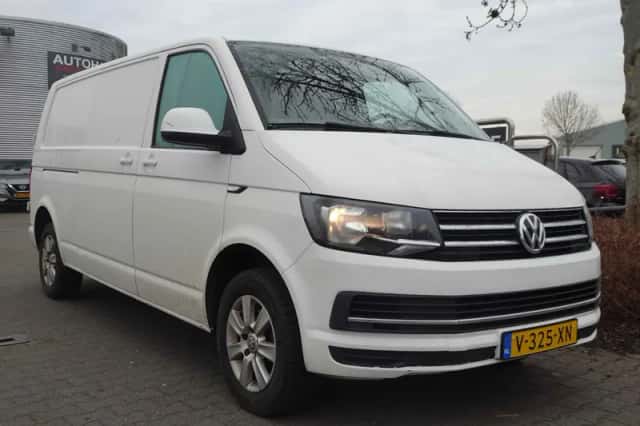 Volkswagen Transporter (2019) thumbnail 1