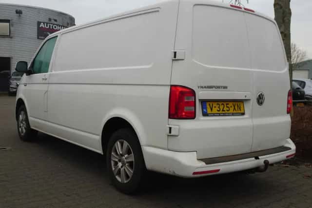Volkswagen Transporter (2019) thumbnail 3