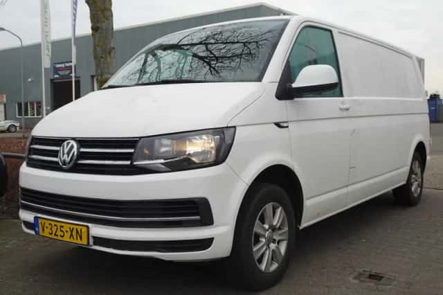 Volkswagen Transporter (2019) thumbnail 4