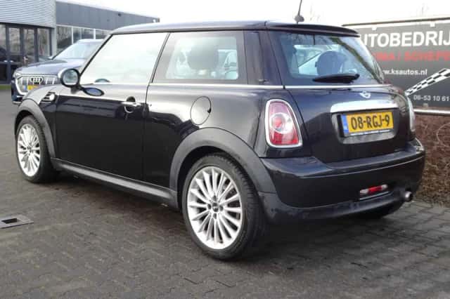 MINI One (2011) thumbnail 3