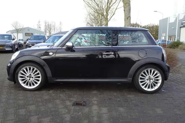 MINI One (2011) thumbnail 5