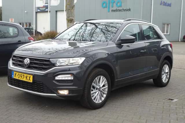 Volkswagen T-Roc (2021) thumbnail 4