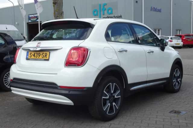 Fiat 500X (2018) thumbnail 2
