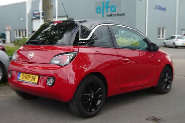Opel Adam (2016) thumbnail 2