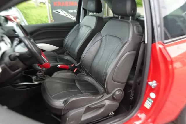 Opel Adam (2016) thumbnail 6