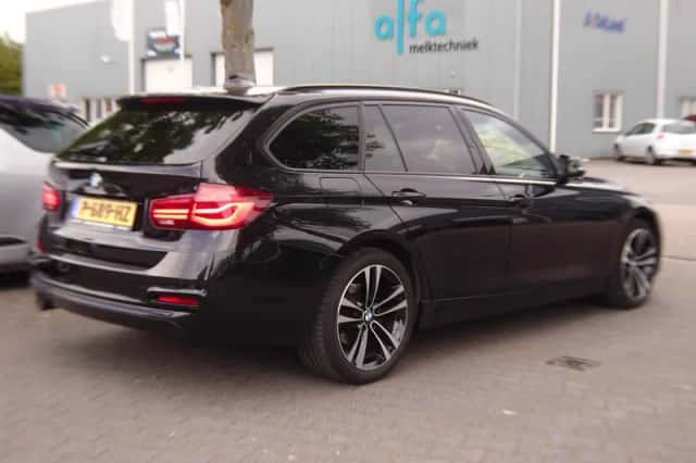 BMW 3-Serie (2018) thumbnail 2