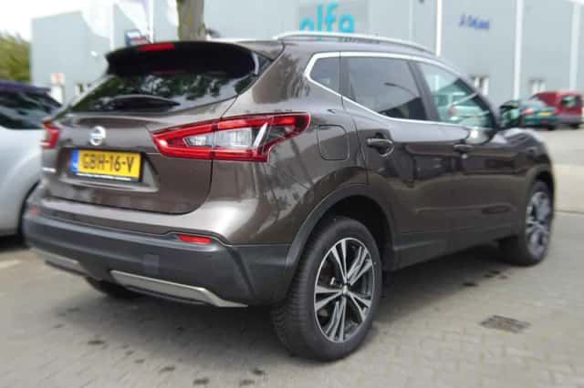 Nissan Qashqai (2017) thumbnail 2