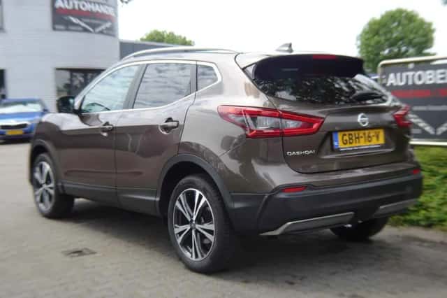 Nissan Qashqai (2017) thumbnail 3