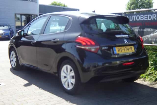 Peugeot 208 (2017) thumbnail 3