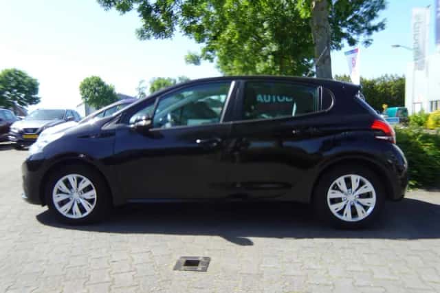 Peugeot 208 (2017) thumbnail 5