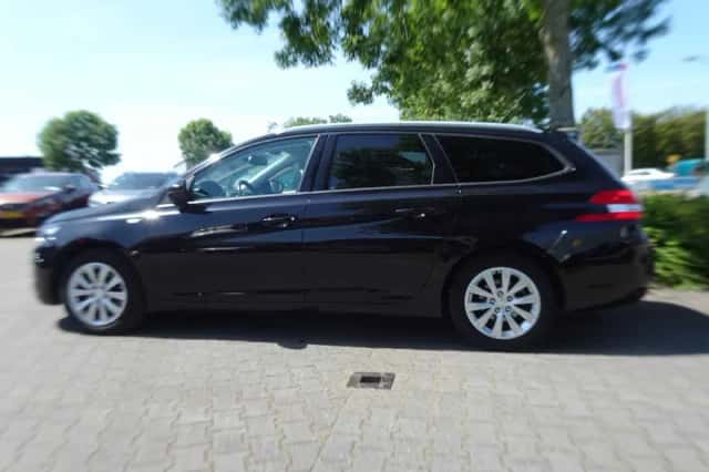 Peugeot 308 (2016) thumbnail 5