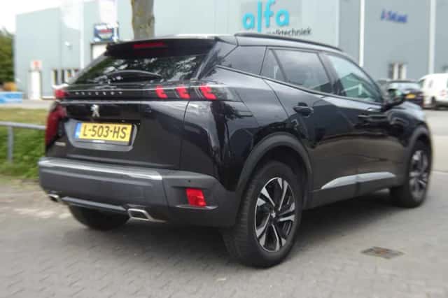 Peugeot 2008 (2021) thumbnail 2