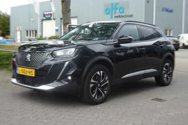 Peugeot 2008 (2021) thumbnail 4
