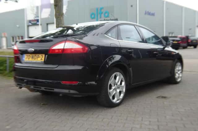 Ford Mondeo (2010) thumbnail 2