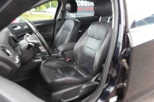 Ford Mondeo (2010) thumbnail 6