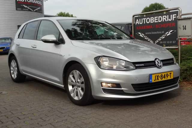 Volkswagen Golf (2016) thumbnail 1