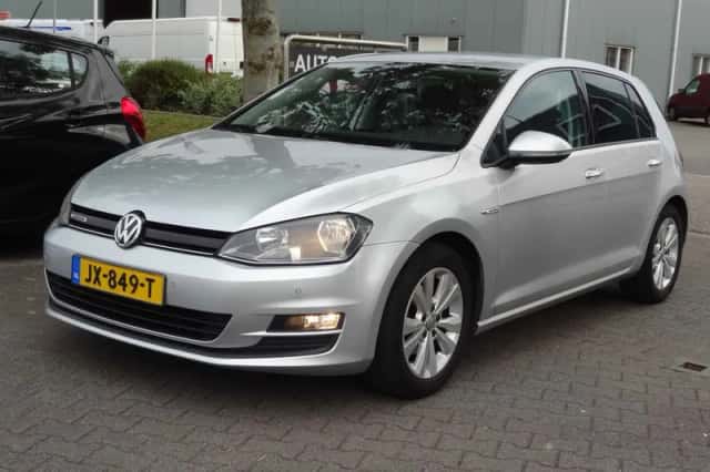 Volkswagen Golf (2016) thumbnail 4