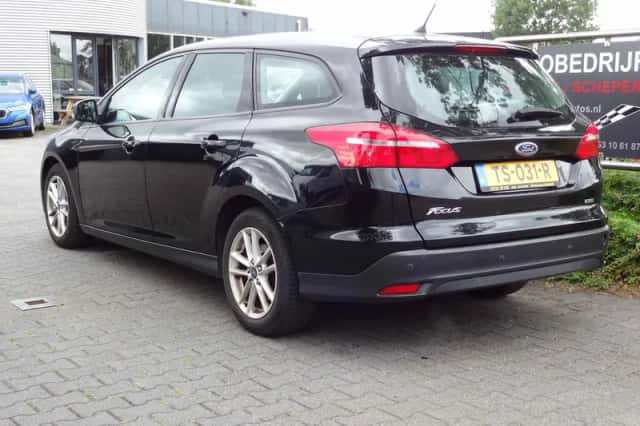 Ford Focus (2017) thumbnail 3