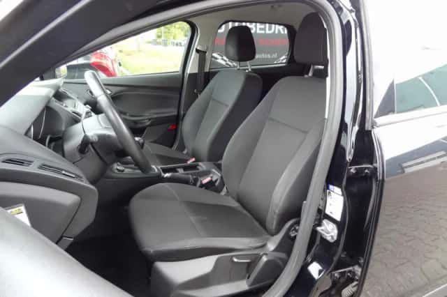 Ford Focus (2017) thumbnail 6