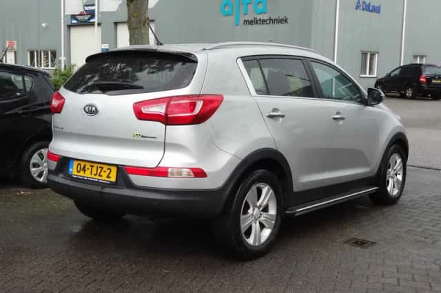 Kia Sportage (2012) thumbnail 2