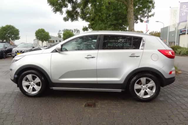 Kia Sportage (2012) thumbnail 5