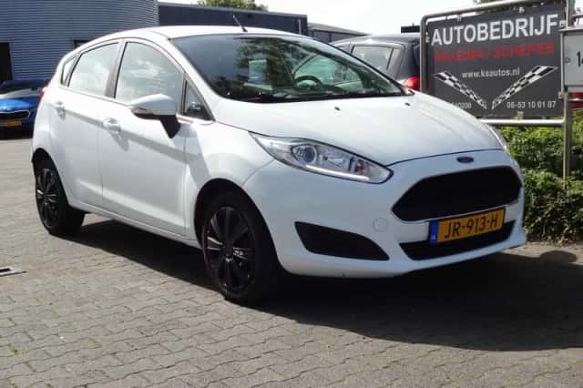 Ford Fiesta (2016) thumbnail 1