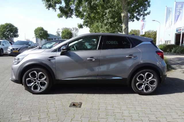 Renault Captur (2023) thumbnail 5