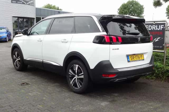 Peugeot 5008 (2018) thumbnail 3