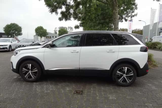 Peugeot 5008 (2018) thumbnail 5