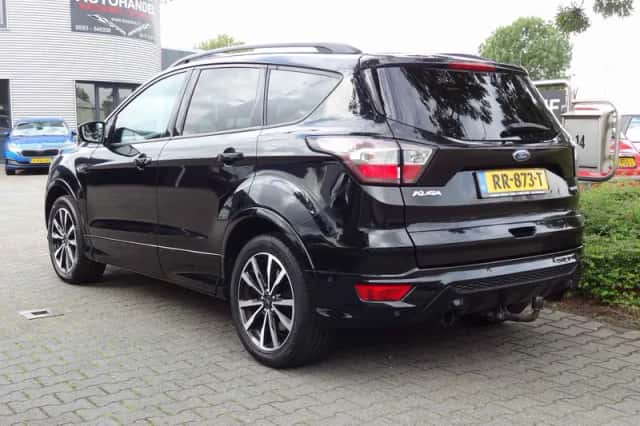 Ford Kuga (2018) thumbnail 3