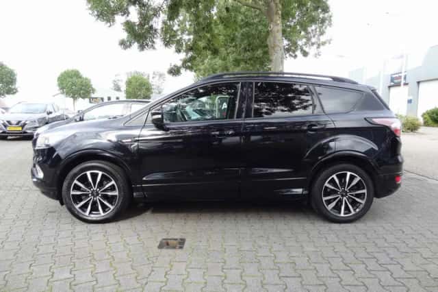 Ford Kuga (2018) thumbnail 5