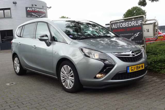 Opel Zafira (2015) thumbnail 1