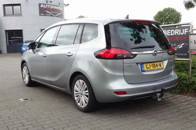 Opel Zafira (2015) thumbnail 3