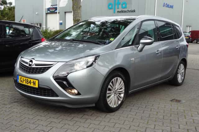 Opel Zafira (2015) thumbnail 4