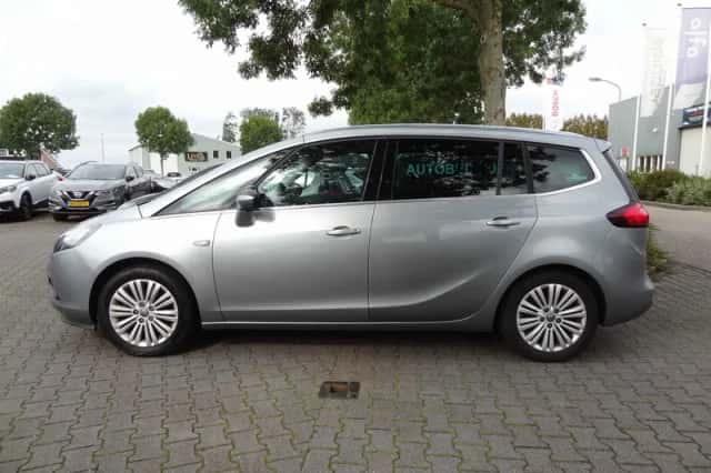 Opel Zafira (2015) thumbnail 5