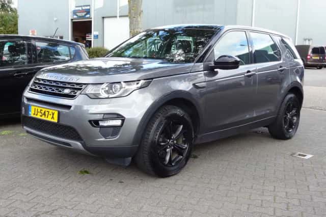 Land Rover Discovery Sport (2016) thumbnail 4