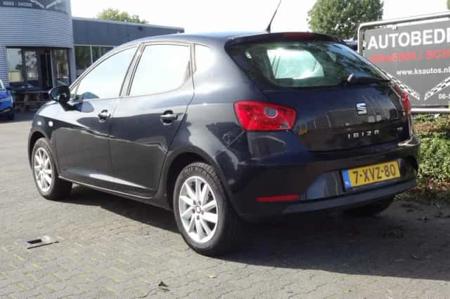 SEAT Ibiza (2014) thumbnail 3
