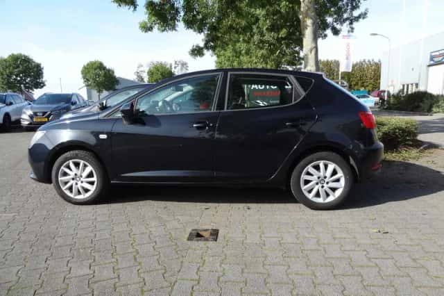 SEAT Ibiza (2014) thumbnail 5