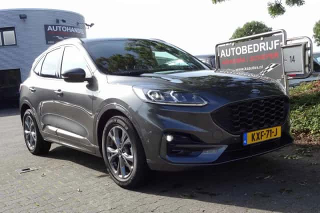 Ford Kuga (2022) thumbnail 1