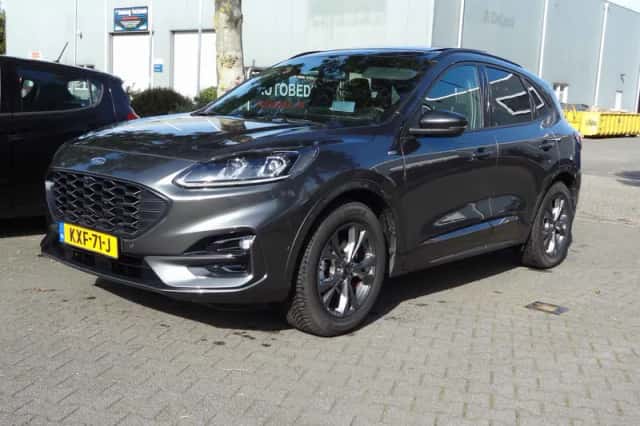 Ford Kuga (2022) thumbnail 4