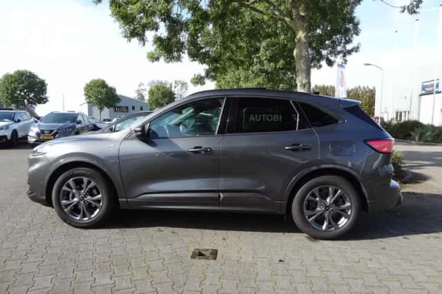 Ford Kuga (2022) thumbnail 5