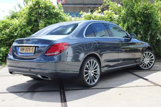Mercedes-Benz C-Klasse (2015) thumbnail 2