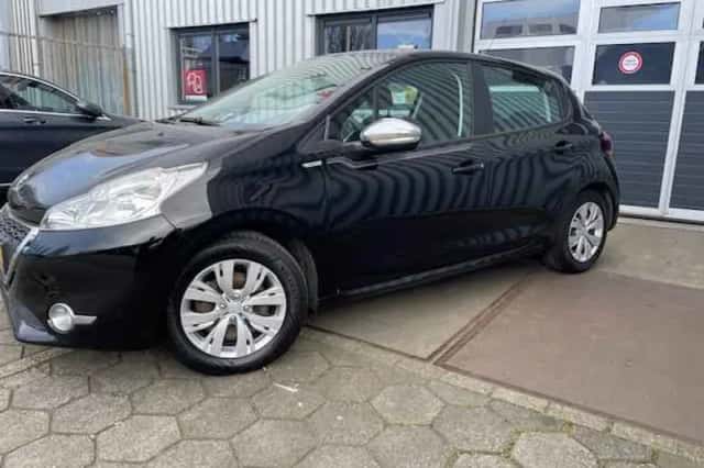 Peugeot 208 (2014) thumbnail 3