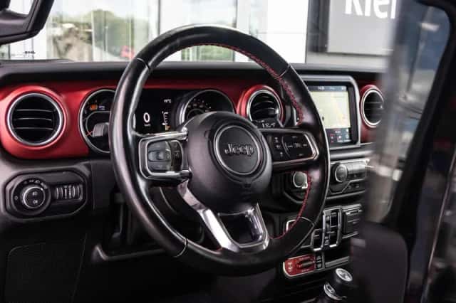 Jeep Wrangler (2024) thumbnail 2