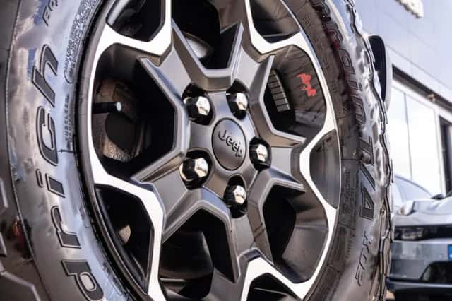 Jeep Wrangler (2024) thumbnail 4