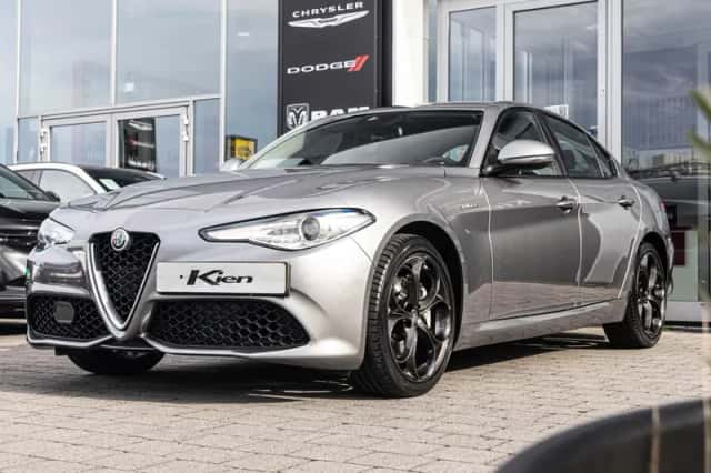 Alfa Romeo Giulia (2020) thumbnail 5
