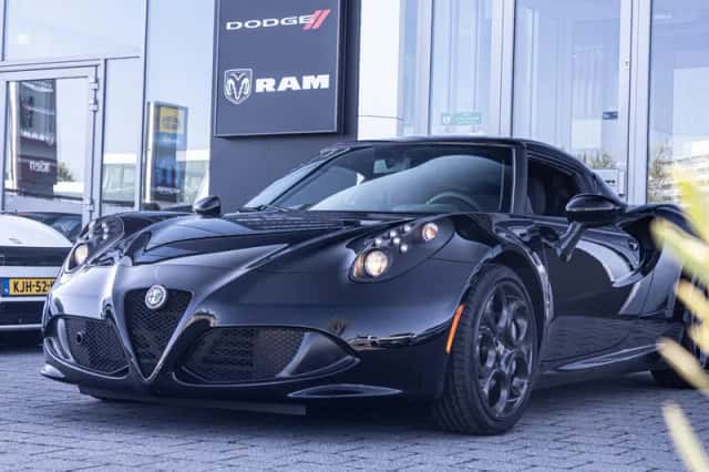 Alfa Romeo 4C (2016) thumbnail 6